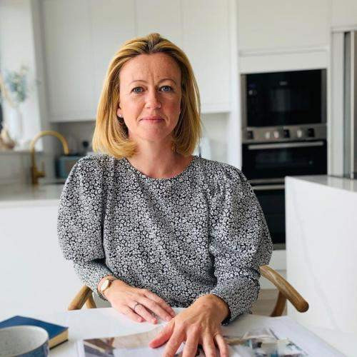 Ervaren vrouw zoekt discrete spanning